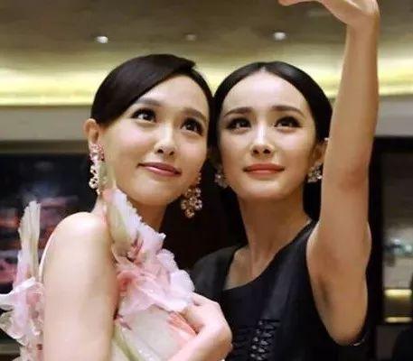 吃瓜姐妹罗拉,揭秘娱乐圈背后的故事